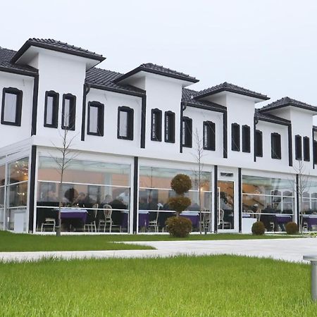 Hotel Vila Zana กอสติวาร์ ภายนอก รูปภาพ