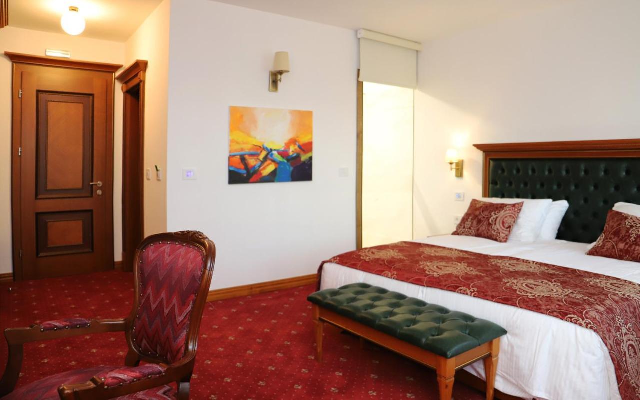 Hotel Vila Zana กอสติวาร์ ภายนอก รูปภาพ
